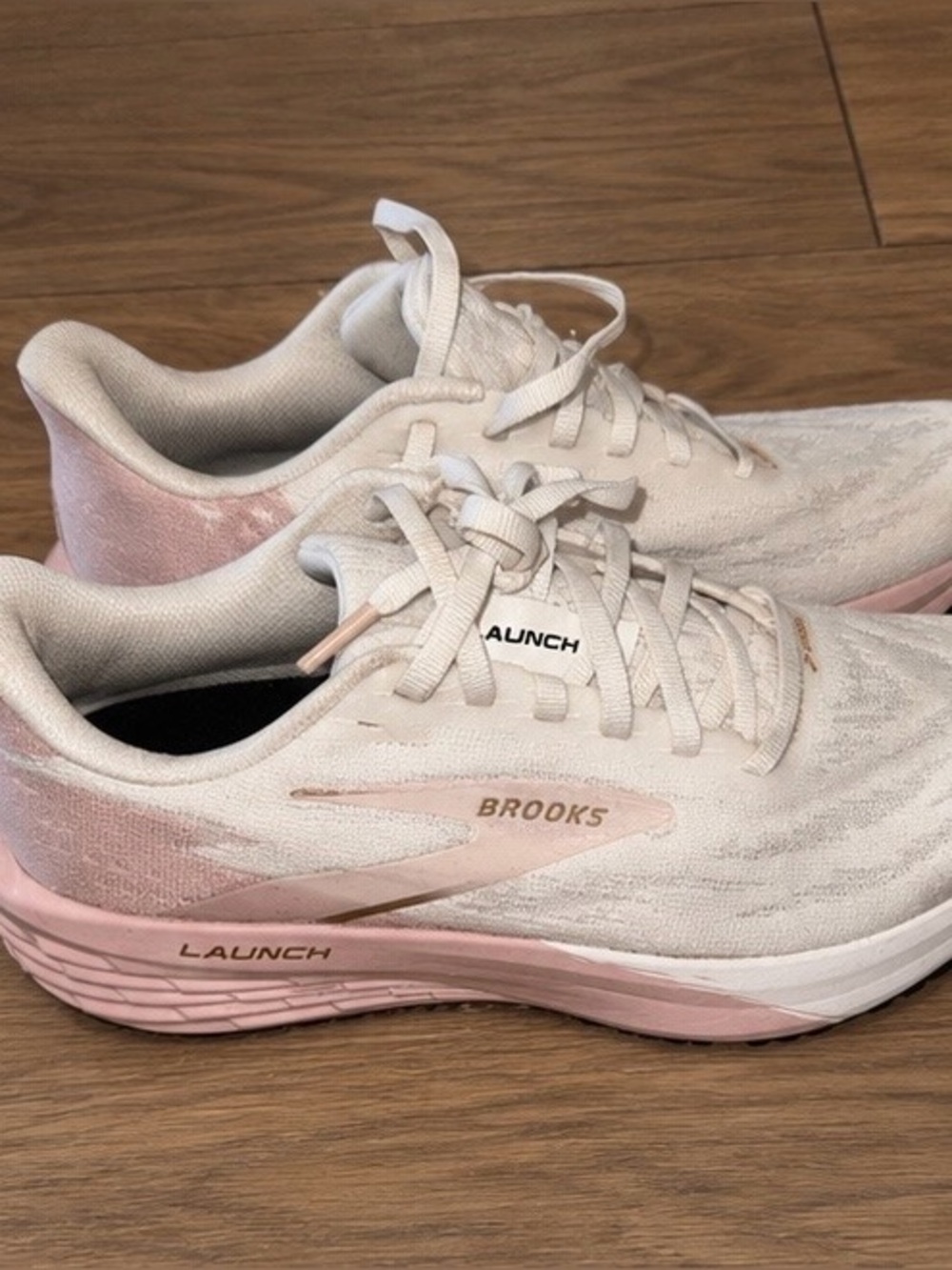 Brooks Tennis Shoes